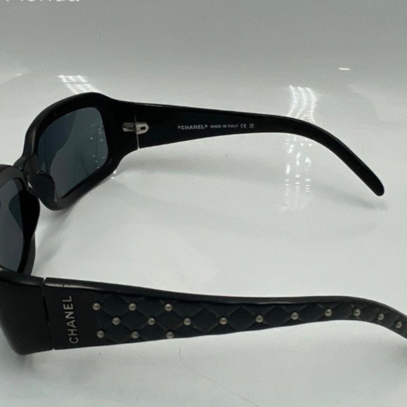 Chanel sunglasses authentic main image 8